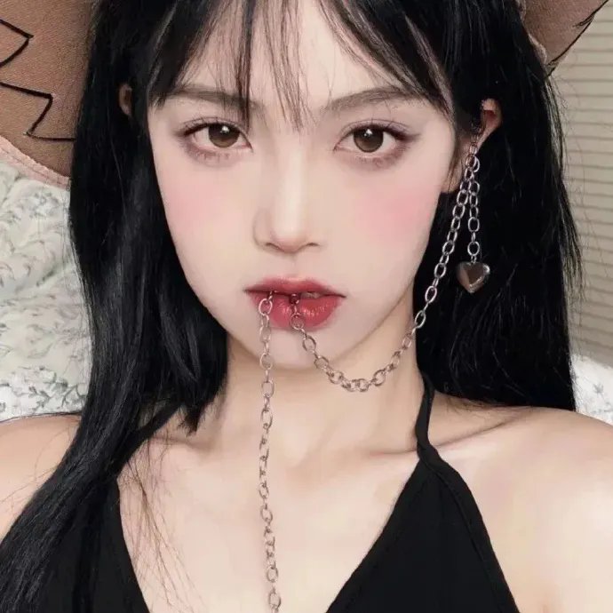 霸道总裁与乡村女教师 封面